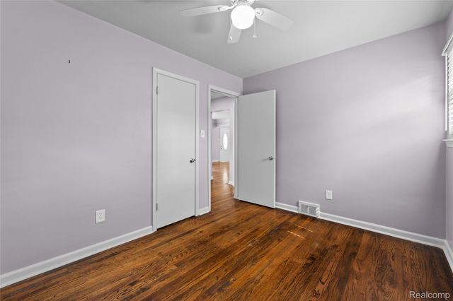 19044 Norwich Road, Livonia, MI 48152