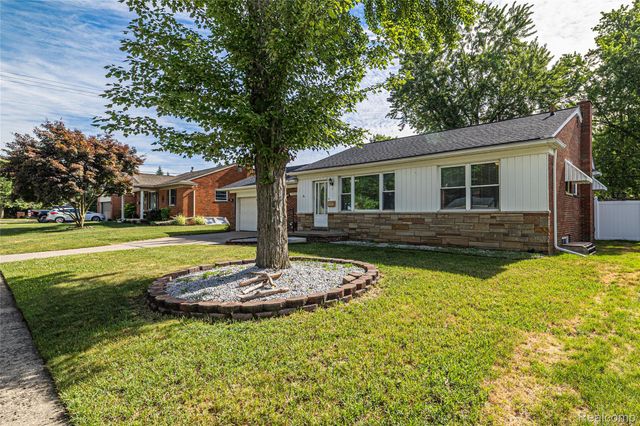 19044 Norwich Road, Livonia, MI 48152
