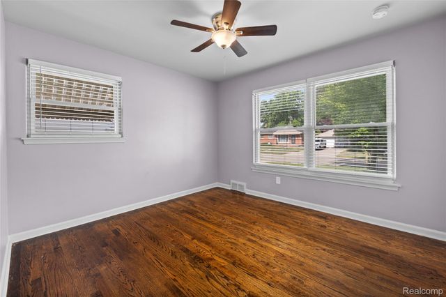 19044 Norwich Road, Livonia, MI 48152