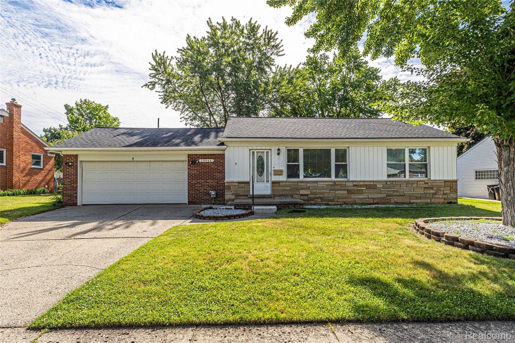 19044 Norwich Road, Livonia, MI 48152