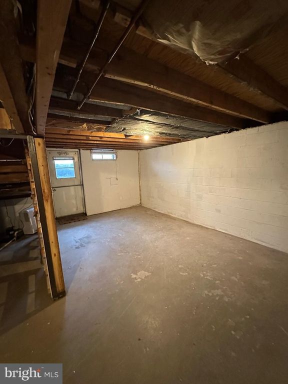 Image 14 of property listing at 323 CHIMNEY OAK DR, Joppa, MD 21085