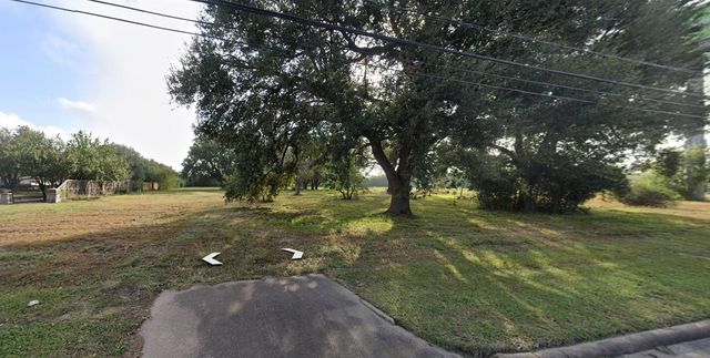 8802 Jones Rd, Houston, TX 77065