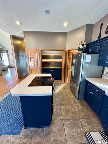 1 Valevue Acres Drive, Jacksonville, IL 62650