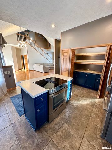 1 Valevue Acres Drive, Jacksonville, IL 62650