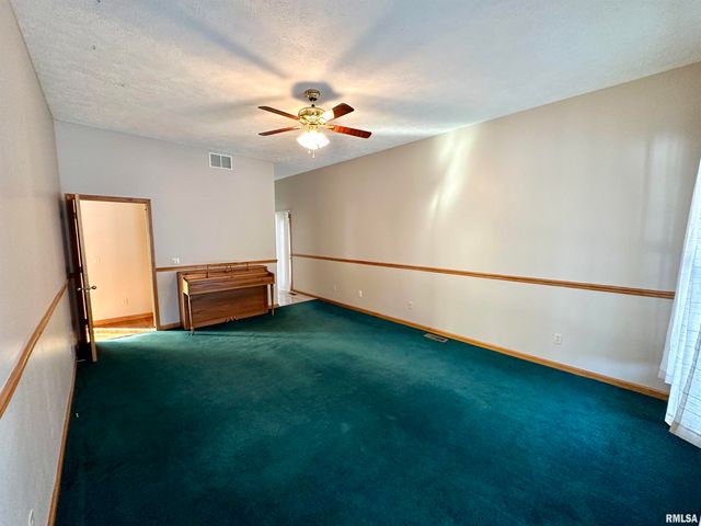 1 Valevue Acres Drive, Jacksonville, IL 62650