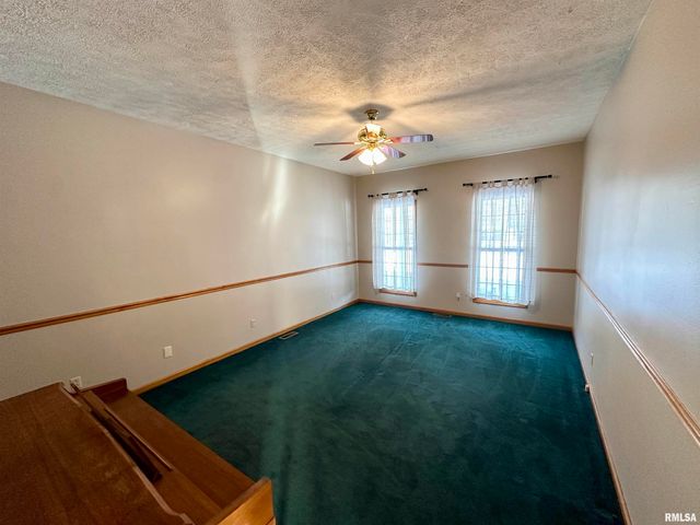 1 Valevue Acres Drive, Jacksonville, IL 62650