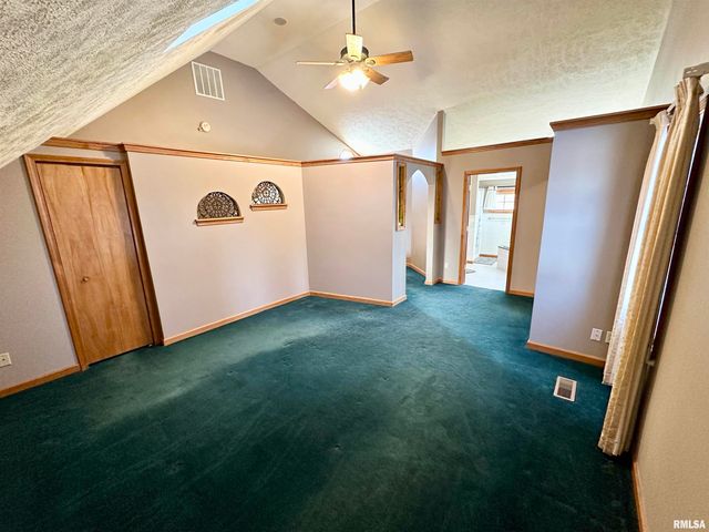 1 Valevue Acres Drive, Jacksonville, IL 62650