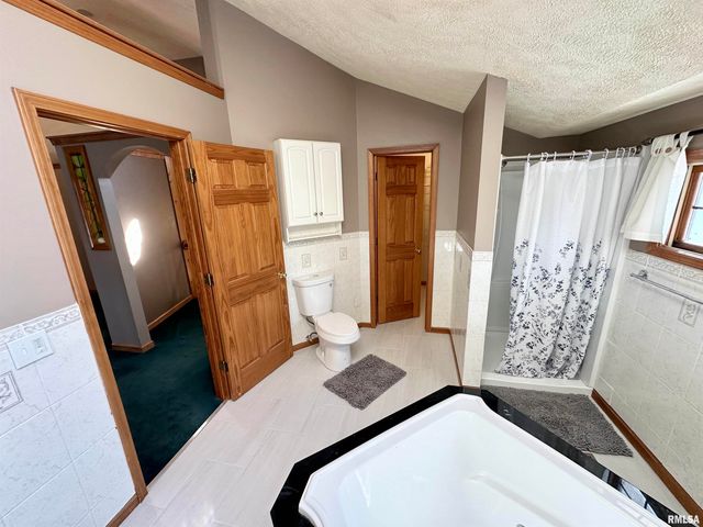 1 Valevue Acres Drive, Jacksonville, IL 62650