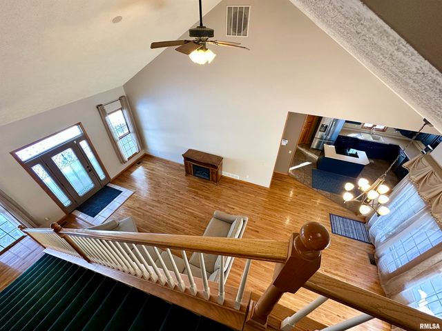 1 Valevue Acres Drive, Jacksonville, IL 62650