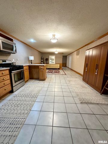 1 Valevue Acres Drive, Jacksonville, IL 62650