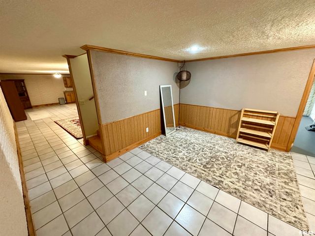 1 Valevue Acres Drive, Jacksonville, IL 62650