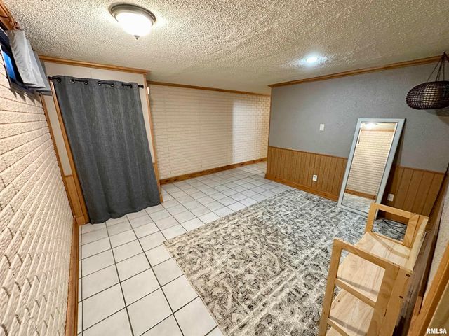 1 Valevue Acres Drive, Jacksonville, IL 62650