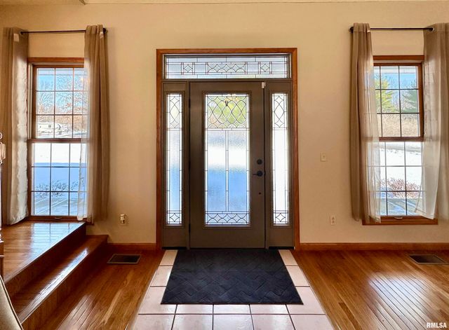 1 Valevue Acres Drive, Jacksonville, IL 62650