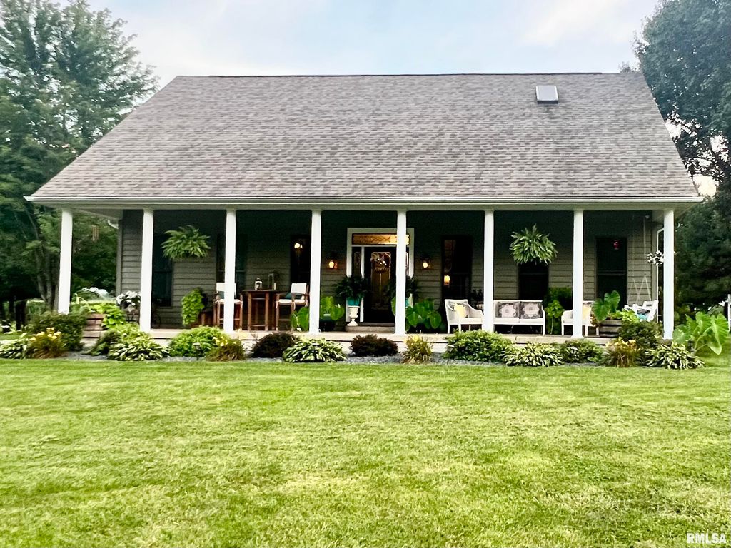 1 Valevue Acres Drive, Jacksonville, IL 62650