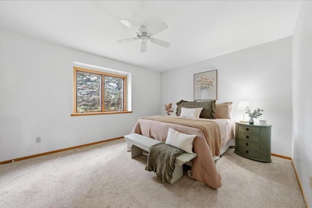 W178N9743 Riversbend CIRCLE W, Germantown, WI 53022