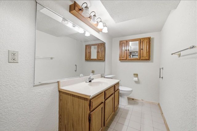 W178N9743 Riversbend CIRCLE W, Germantown, WI 53022