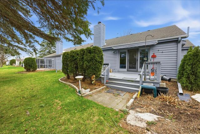 W178N9743 Riversbend CIRCLE W, Germantown, WI 53022