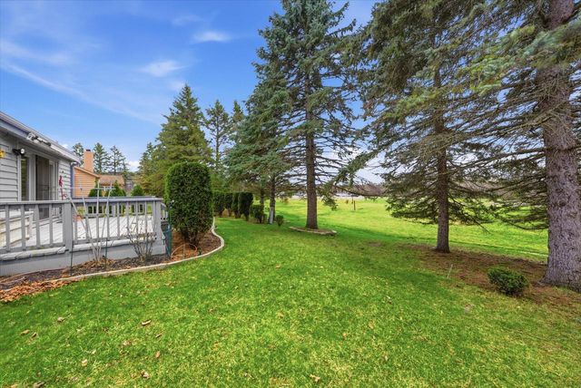 W178N9743 Riversbend CIRCLE W, Germantown, WI 53022