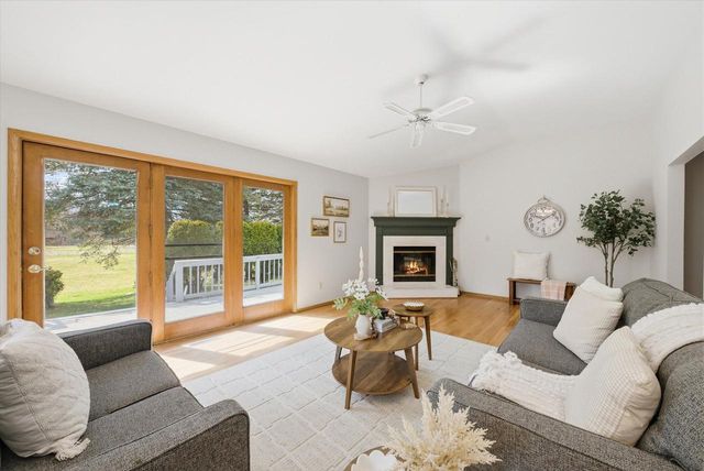 W178N9743 Riversbend CIRCLE W, Germantown, WI 53022