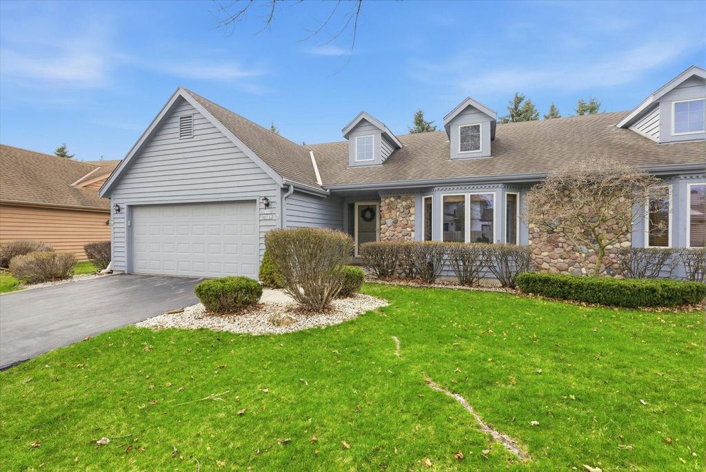 W178N9743 Riversbend CIRCLE W, Germantown, WI 53022