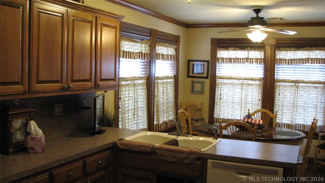 328 S Fairland Avenue, Coweta, OK 74429