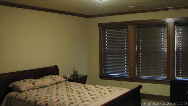 328 S Fairland Avenue, Coweta, OK 74429