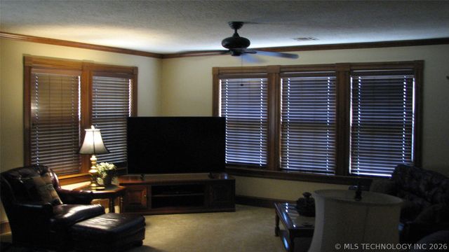 328 S Fairland Avenue, Coweta, OK 74429