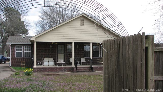 328 S Fairland Avenue, Coweta, OK 74429