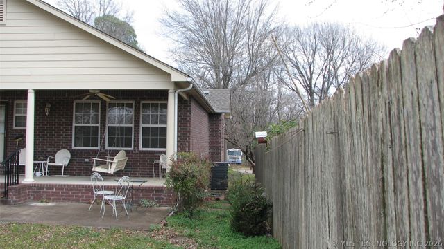 328 S Fairland Avenue, Coweta, OK 74429