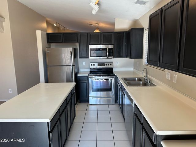 3057 W CAT BALUE Drive, Phoenix, AZ 85027