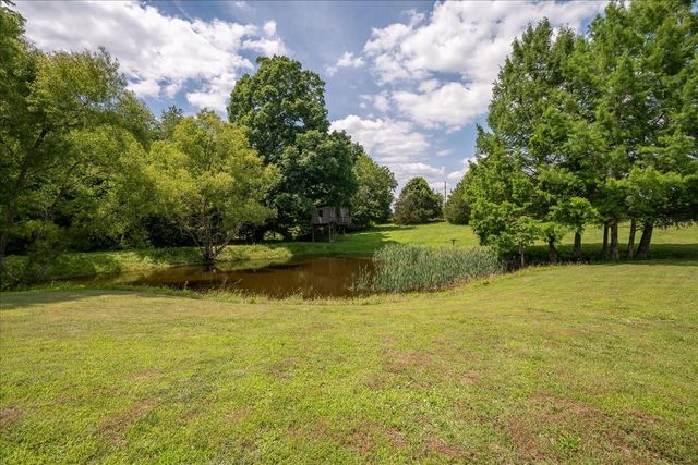 612 Clax Branch Rd, Loretto, TN 38469