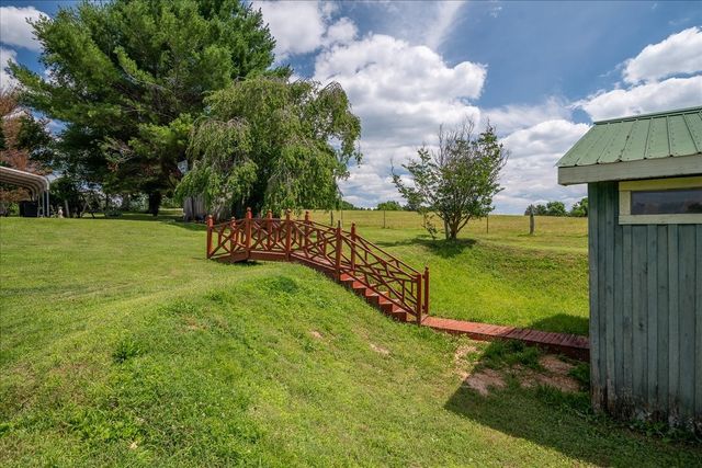 612 Clax Branch Rd, Loretto, TN 38469