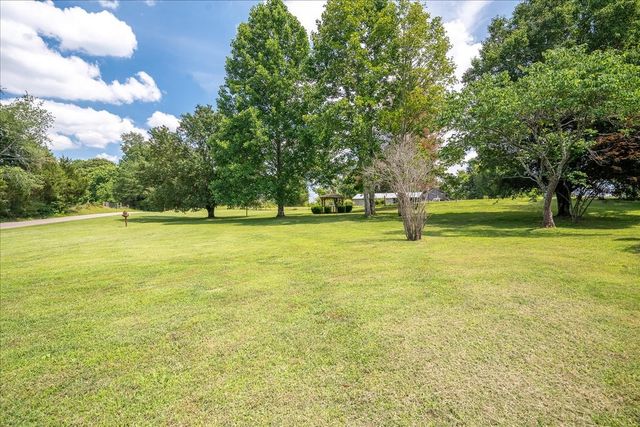 612 Clax Branch Rd, Loretto, TN 38469