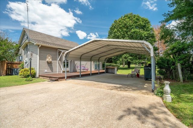 612 Clax Branch Rd, Loretto, TN 38469