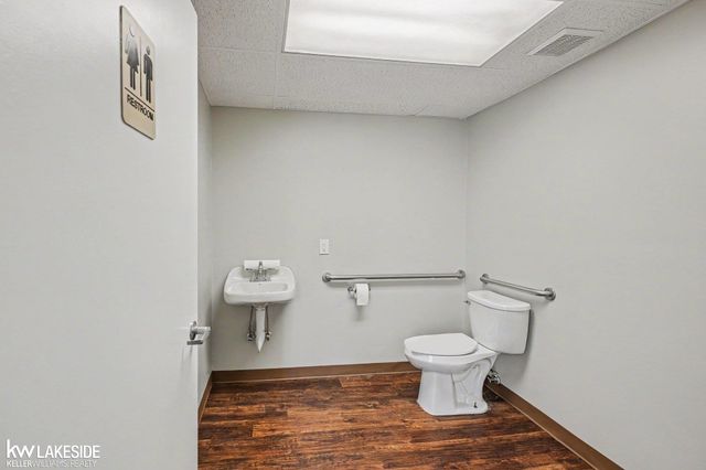 37520 S Gratiot Avenue, Clinton Township, MI 48036