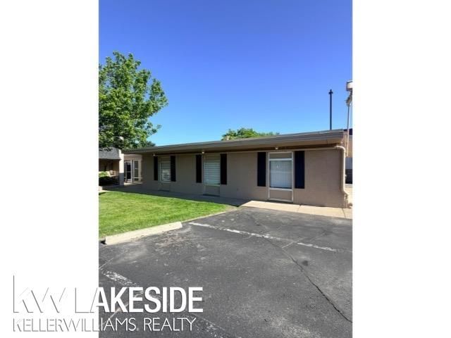 37520 S Gratiot Avenue, Clinton Township, MI 48036