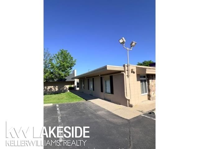 37520 S Gratiot Avenue, Clinton Township, MI 48036