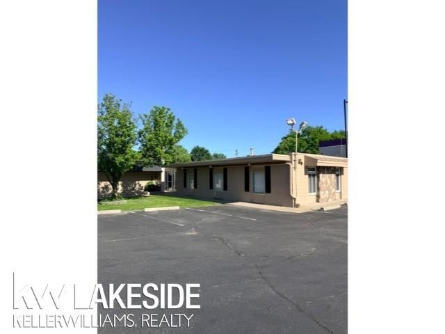 37520 S Gratiot Avenue, Clinton Township, MI 48036