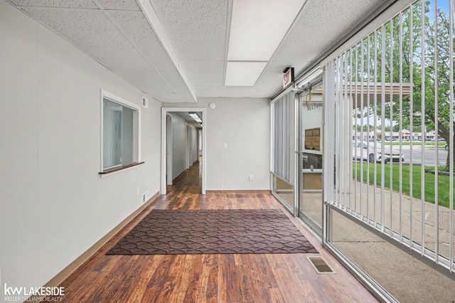37520 S Gratiot Avenue, Clinton Township, MI 48036