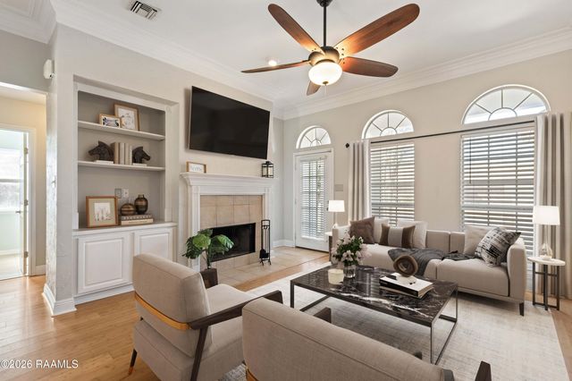 102 Pear Tree Circle, Broussard, LA 70518