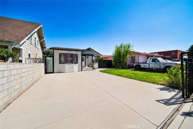1221 W 88th, Los Angeles, CA 90044