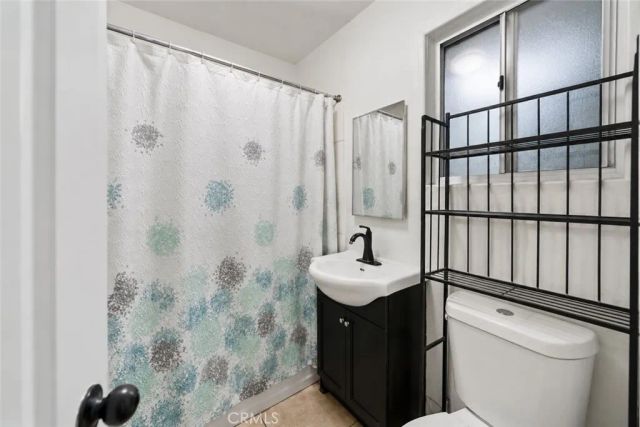 1221 W 88th, Los Angeles, CA 90044