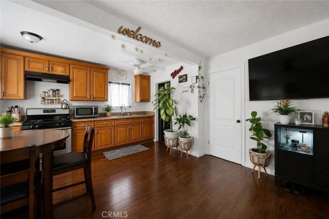 1221 W 88th, Los Angeles, CA 90044