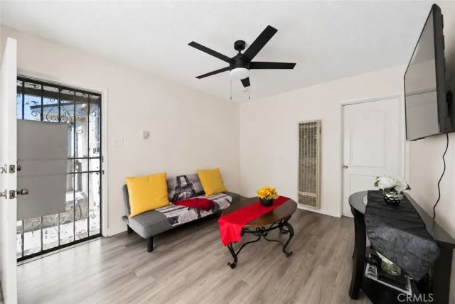 1221 W 88th, Los Angeles, CA 90044