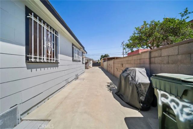 1221 W 88th, Los Angeles, CA 90044