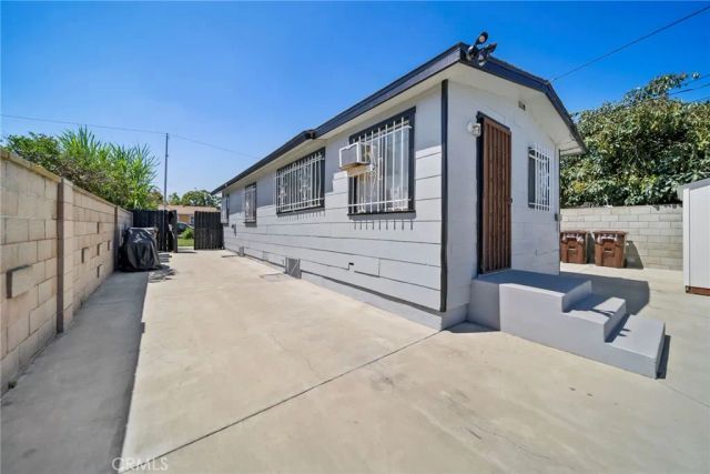 1221 W 88th, Los Angeles, CA 90044