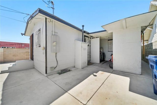 1221 W 88th, Los Angeles, CA 90044