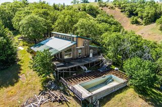 5752 Peak Road, Kettenpom, CA 95595