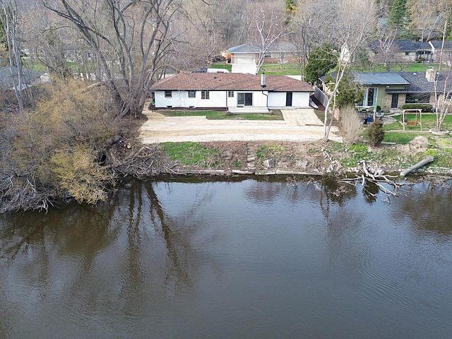 519 W Montclaire AVENUE, Glendale, WI 53217