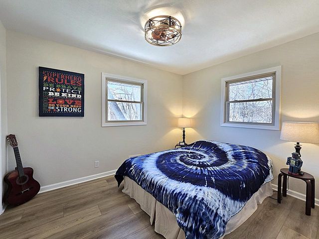 519 W Montclaire AVENUE, Glendale, WI 53217